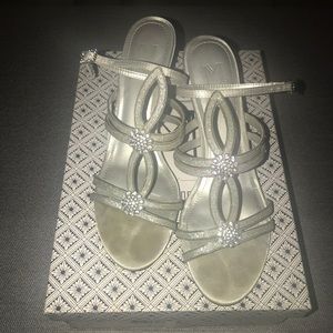 Marinelli heals size 8 gently used